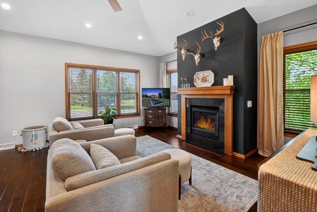 5215 Preservation Place, Sun Prairie, WI 53590