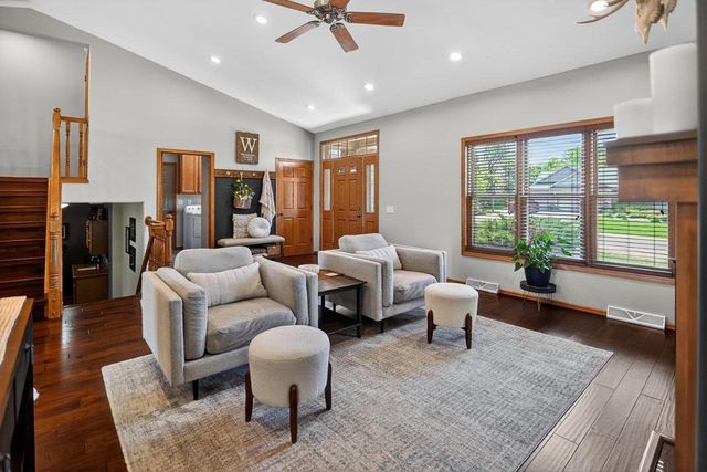 5215 Preservation Place, Sun Prairie, WI 53590