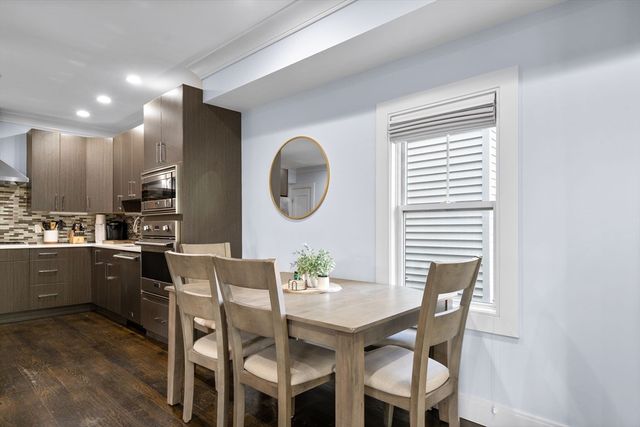 724 E 2nd St 2, Boston, MA 02127