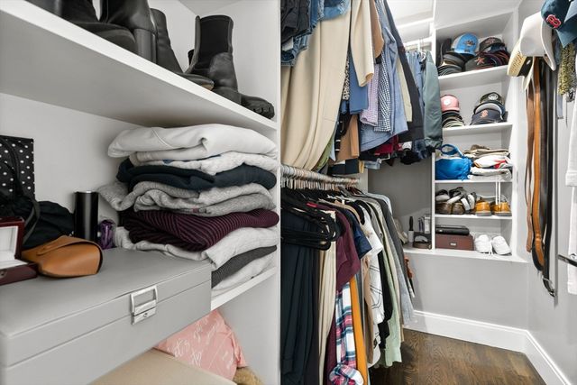 724 E 2nd St 2, Boston, MA 02127