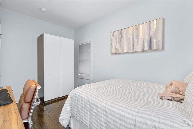 724 E 2nd St 2, Boston, MA 02127