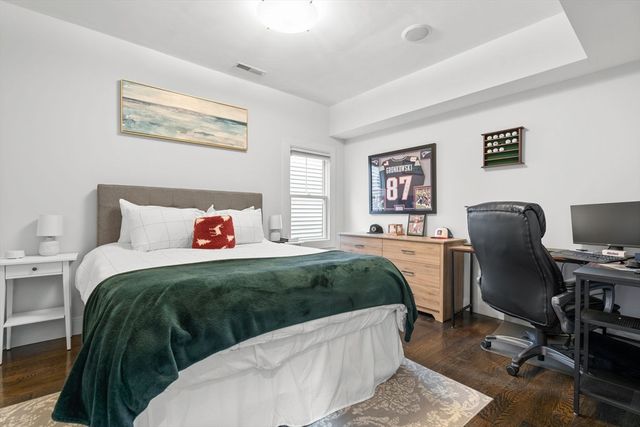 724 E 2nd St 2, Boston, MA 02127