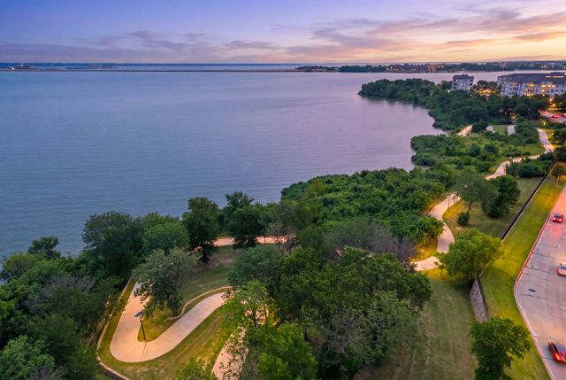 2204 Sternpost Mews, Rowlett, TX 75088