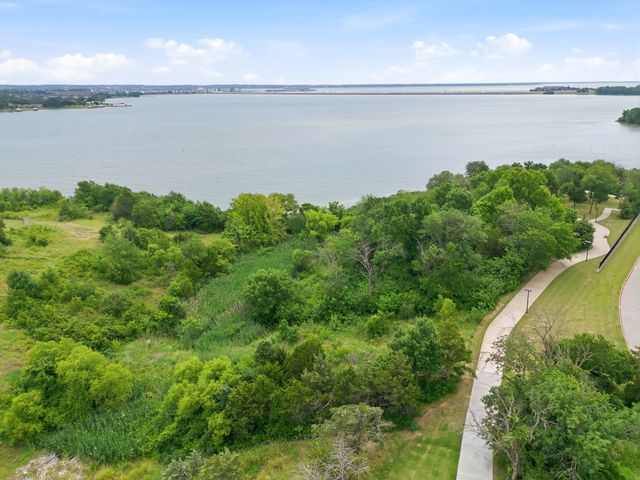 2204 Sternpost Mews, Rowlett, TX 75088