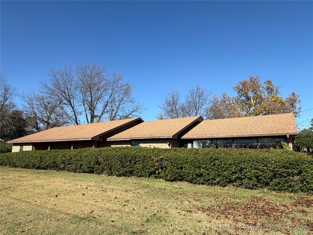 609 Cherokee, Hartshorne, OK 74547