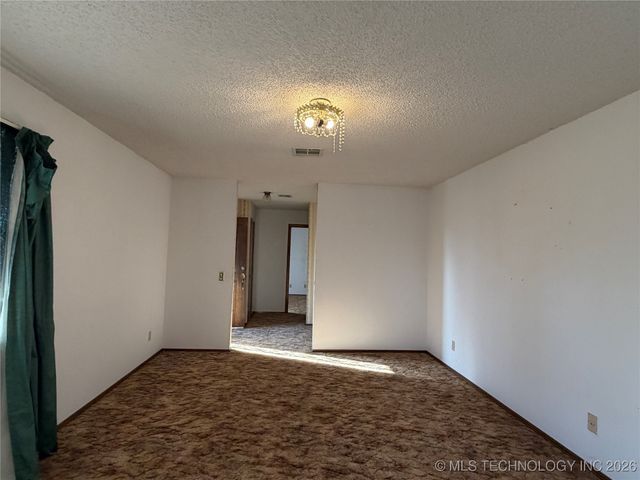 609 Cherokee, Hartshorne, OK 74547