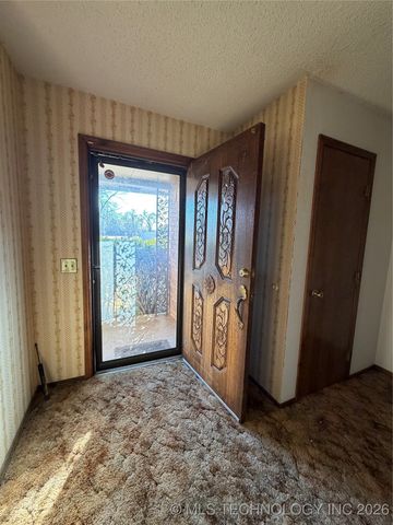 609 Cherokee, Hartshorne, OK 74547