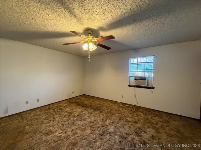 609 Cherokee, Hartshorne, OK 74547