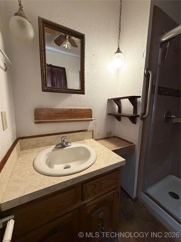 609 Cherokee, Hartshorne, OK 74547