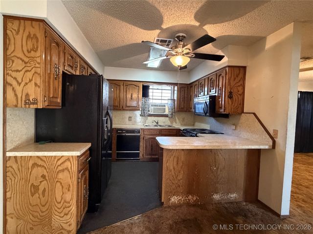 609 Cherokee, Hartshorne, OK 74547