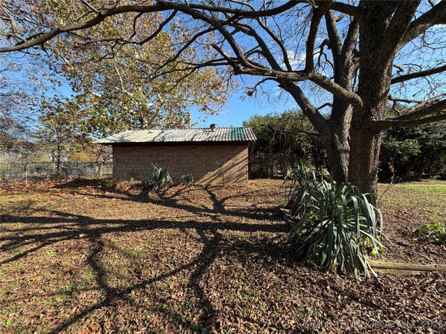 609 Cherokee, Hartshorne, OK 74547