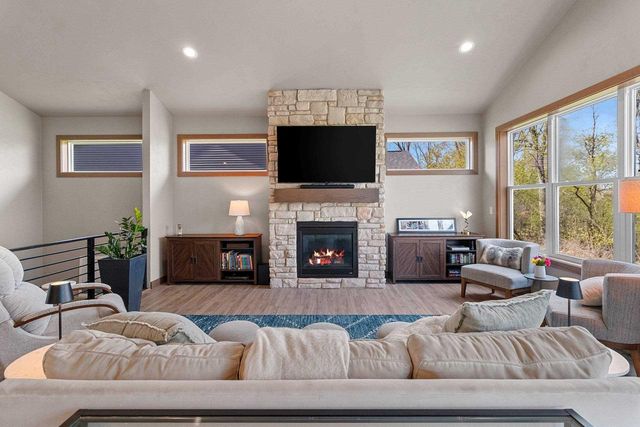 369 HIDDEN CREEK TRAIL, Green Bay, WI 54303