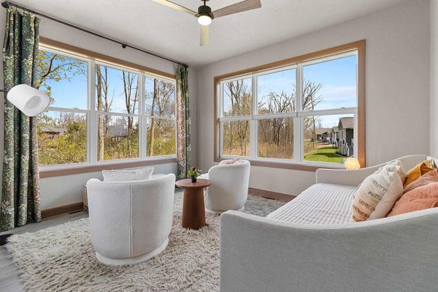 369 HIDDEN CREEK TRAIL, Green Bay, WI 54303