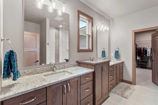 369 HIDDEN CREEK TRAIL, Green Bay, WI 54303
