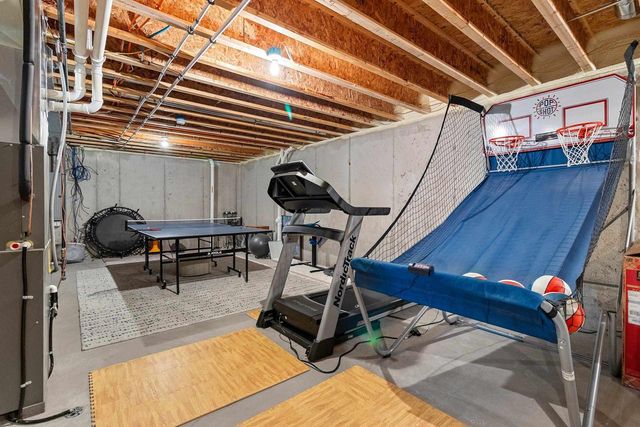 369 HIDDEN CREEK TRAIL, Green Bay, WI 54303