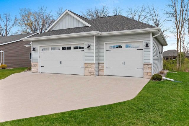 369 HIDDEN CREEK TRAIL, Green Bay, WI 54303