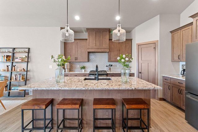 369 HIDDEN CREEK TRAIL, Green Bay, WI 54303