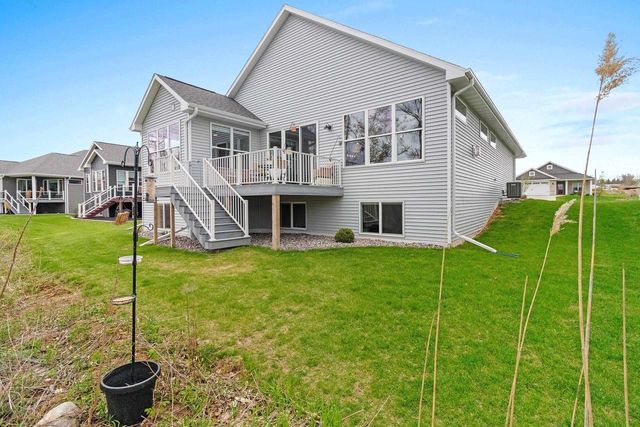 369 HIDDEN CREEK TRAIL, Green Bay, WI 54303