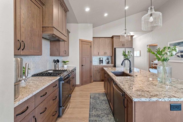 369 HIDDEN CREEK TRAIL, Green Bay, WI 54303