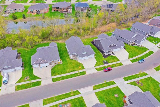 369 HIDDEN CREEK TRAIL, Green Bay, WI 54303