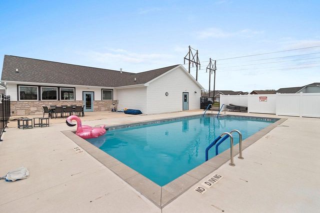 369 HIDDEN CREEK TRAIL, Green Bay, WI 54303