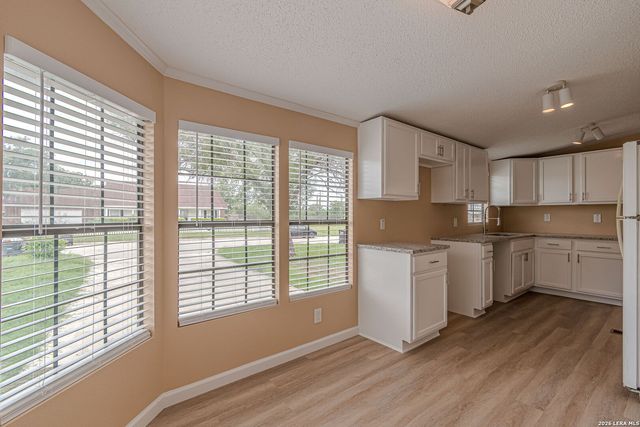 938 Patricia Ann Dr, Poteet, TX 78065