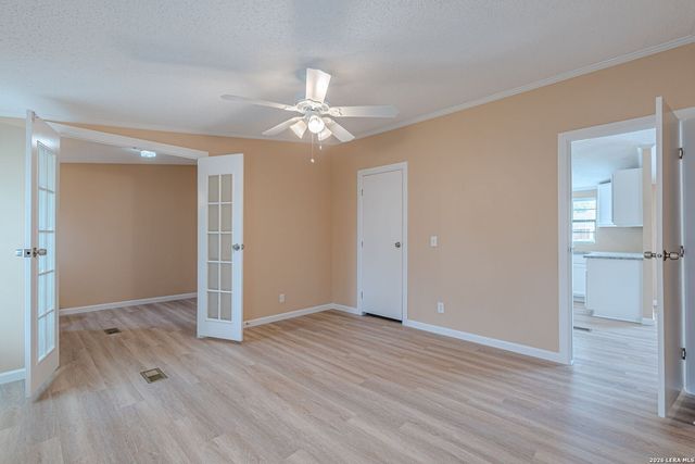 938 Patricia Ann Dr, Poteet, TX 78065
