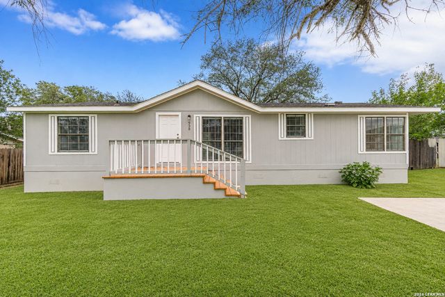 938 Patricia Ann Dr, Poteet, TX 78065