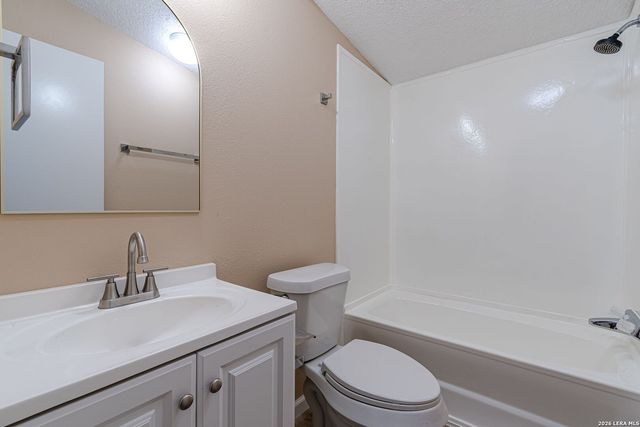 938 Patricia Ann Dr, Poteet, TX 78065