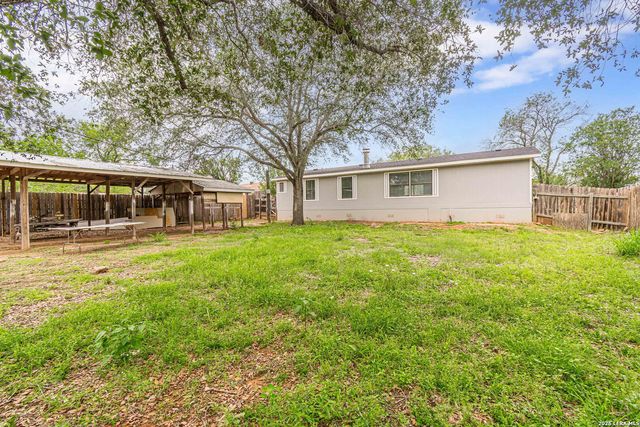 938 Patricia Ann Dr, Poteet, TX 78065