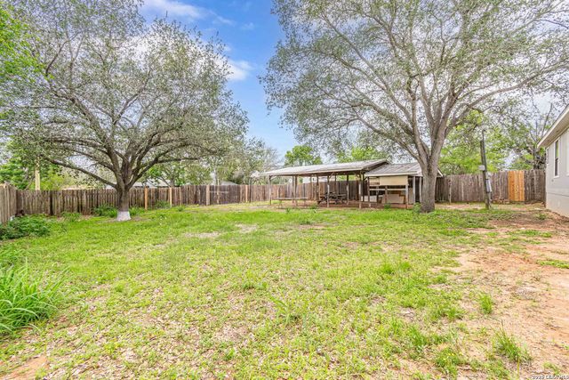 938 Patricia Ann Dr, Poteet, TX 78065