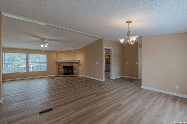 938 Patricia Ann Dr, Poteet, TX 78065