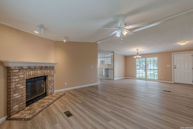938 Patricia Ann Dr, Poteet, TX 78065