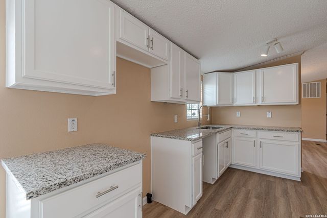 938 Patricia Ann Dr, Poteet, TX 78065
