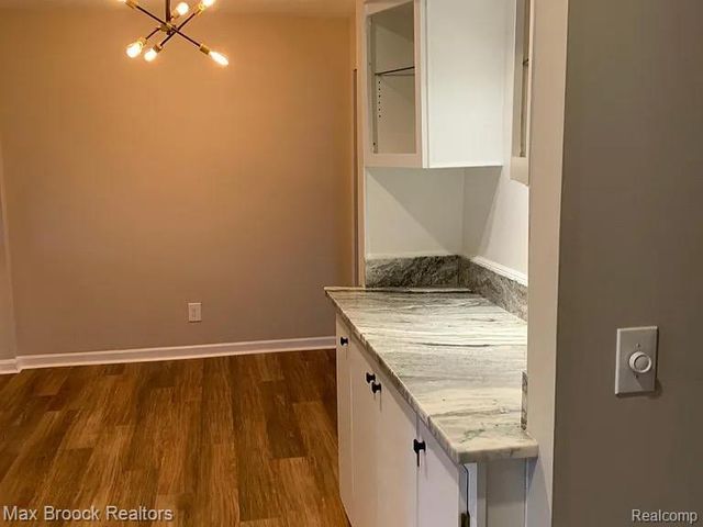 42556 Plymouth Hollow Drive, Plymouth, MI 48170