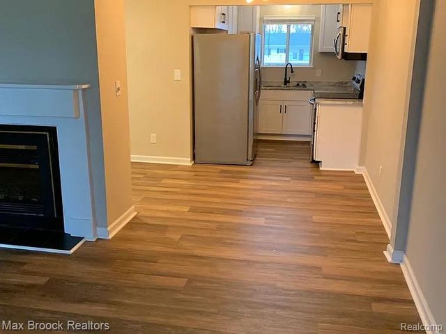 42556 Plymouth Hollow Drive, Plymouth, MI 48170