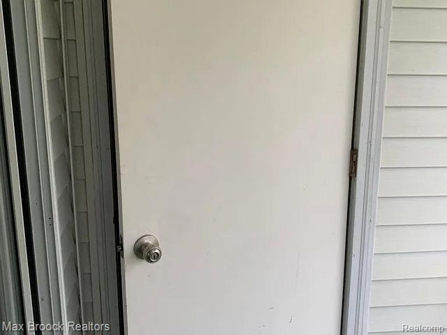42556 Plymouth Hollow Drive, Plymouth, MI 48170
