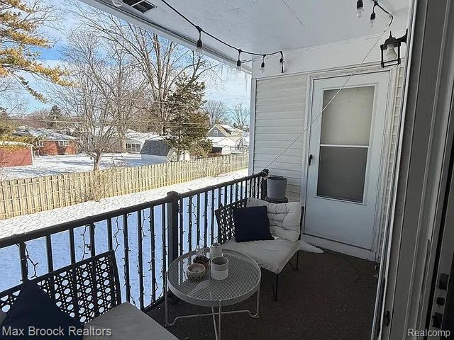 42556 Plymouth Hollow Drive, Plymouth, MI 48170