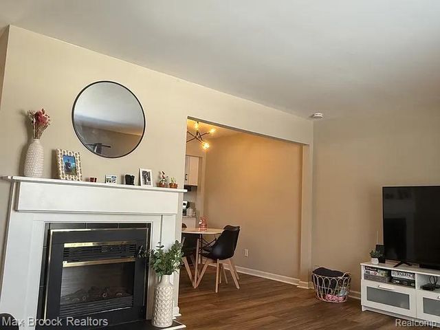 42556 Plymouth Hollow Drive, Plymouth, MI 48170