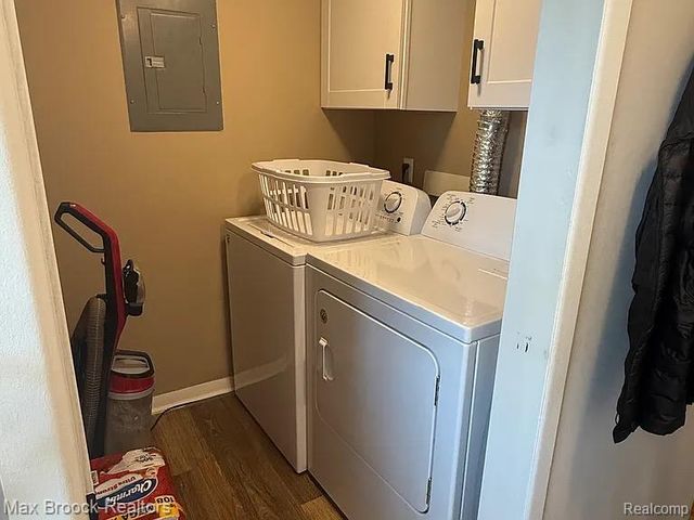 42556 Plymouth Hollow Drive, Plymouth, MI 48170