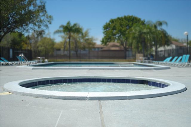 3534 NW 98th Ter, Sunrise, FL 33351