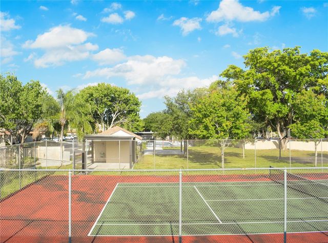 3534 NW 98th Ter, Sunrise, FL 33351