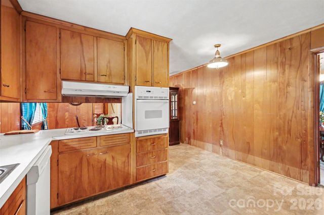 298 Enwood Drive, Charlotte, NC 28214
