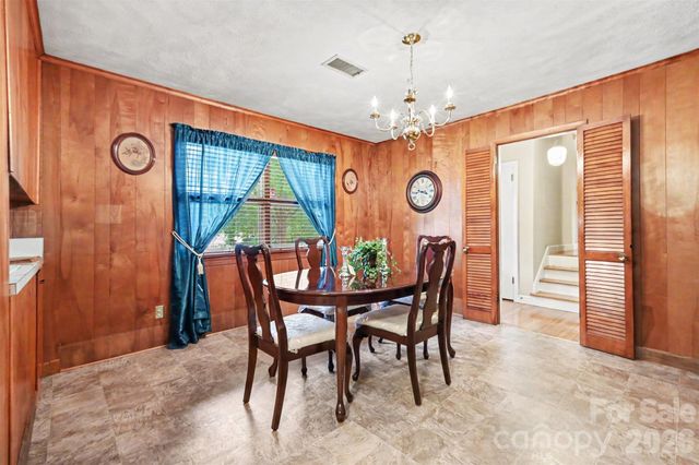 298 Enwood Drive, Charlotte, NC 28214
