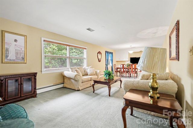298 Enwood Drive, Charlotte, NC 28214