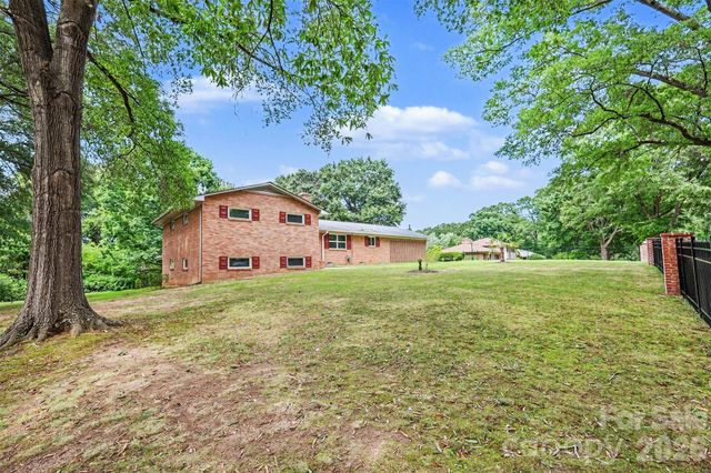 298 Enwood Drive, Charlotte, NC 28214