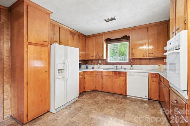 298 Enwood Drive, Charlotte, NC 28214