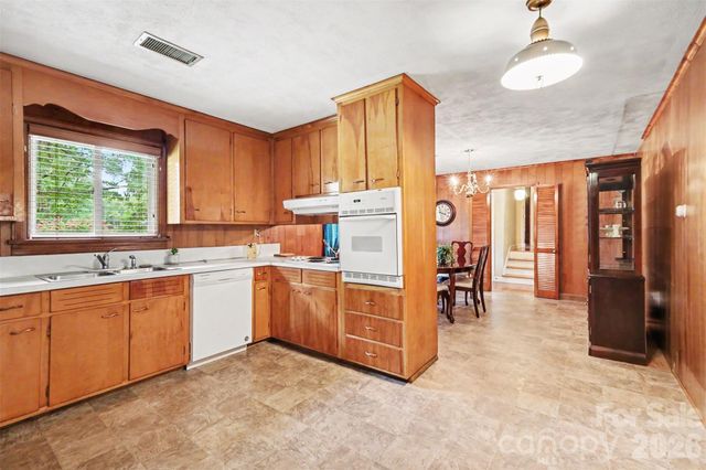 298 Enwood Drive, Charlotte, NC 28214