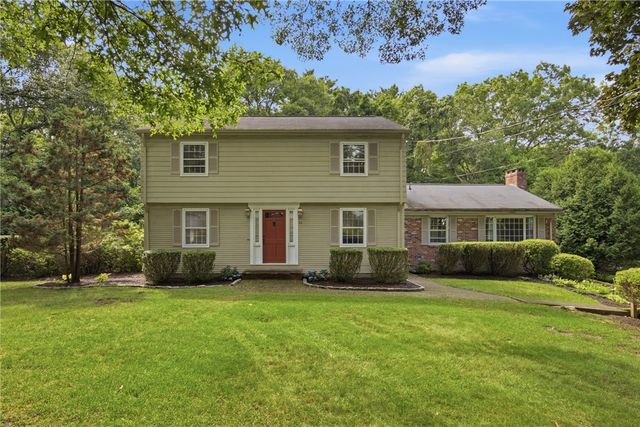 32 Bishop Drive, Cumberland, RI 02864