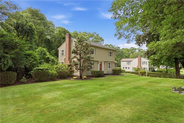 32 Bishop Drive, Cumberland, RI 02864